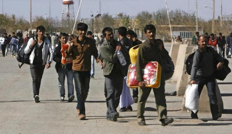 इरानमा शरण लिएका पाँच हजार अफगानी स्वदेश फर्किए    