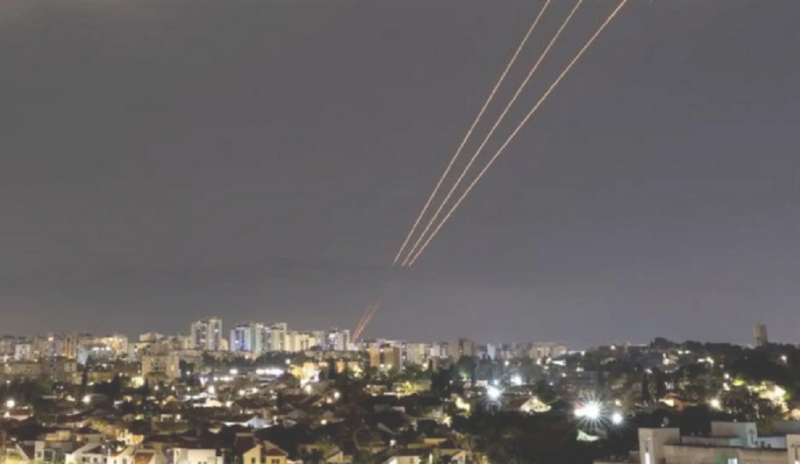 इरानद्वारा इजरायलमा दर्जनौँ ड्रोन र मिसाइल प्रहार